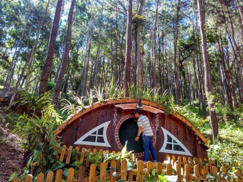 seribu-batu-songgo-langit-rumah-hobbit-1024x768.jpg
